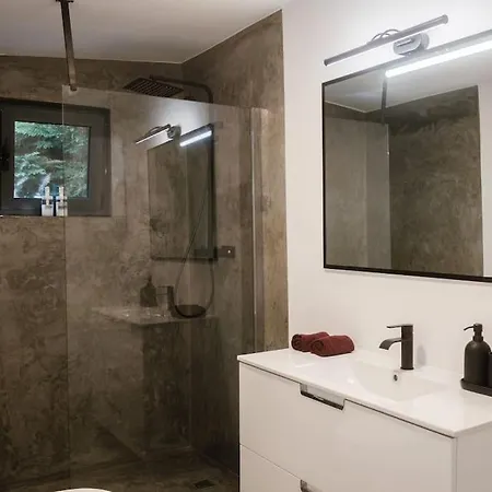 Holiday home Babhouse Jardim Oliveiras Nagoselo do Douro